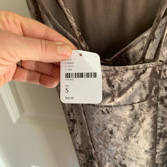 Dress velvet , cross back - Picture 4 of 5